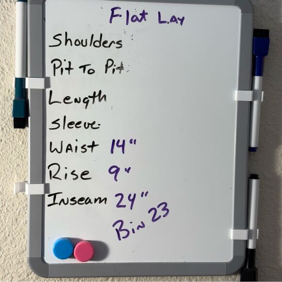 Denizen from Levi's Dark Blue Mid Rise Boyfriend Distressed Crop Jeans Women 2. - Picture 15 of 15